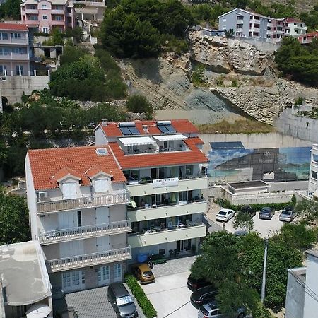 אומיס Apartments Rica מראה חיצוני תמונה