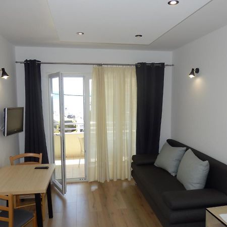 אומיס Apartments Rica מראה חיצוני תמונה