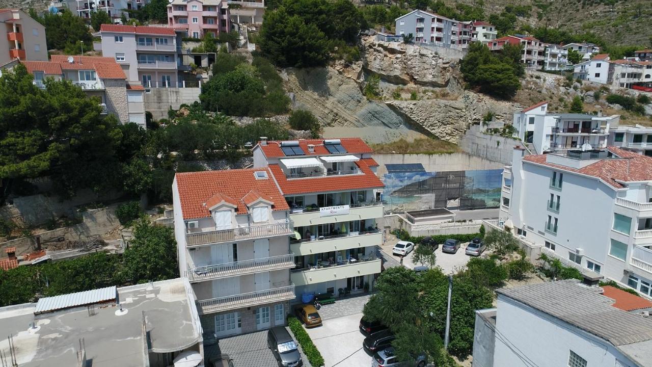אומיס Apartments Rica מראה חיצוני תמונה