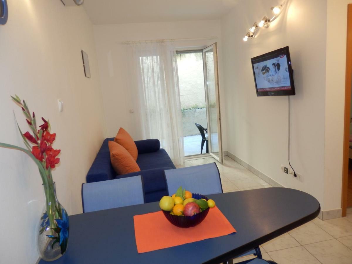 אומיס Apartments Rica חדר תמונה