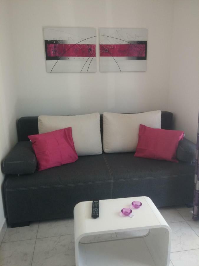 אומיס Apartments Rica מראה חיצוני תמונה