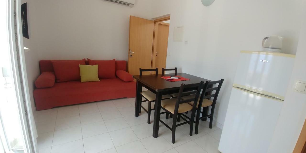 אומיס Apartments Rica מראה חיצוני תמונה