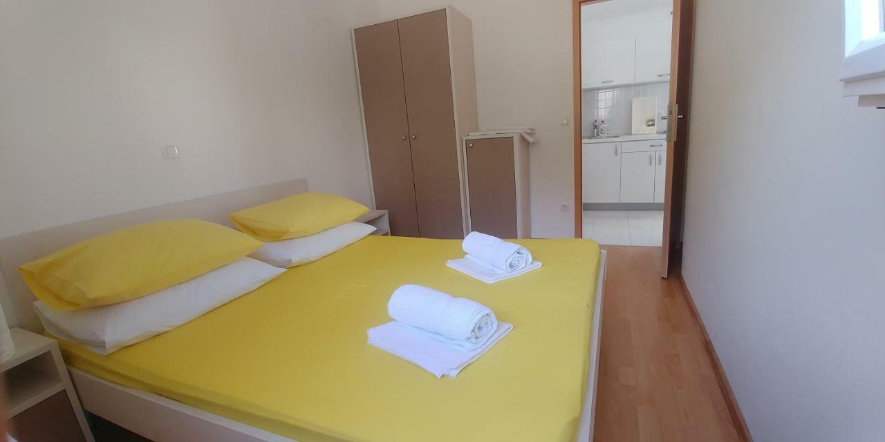 אומיס Apartments Rica מראה חיצוני תמונה