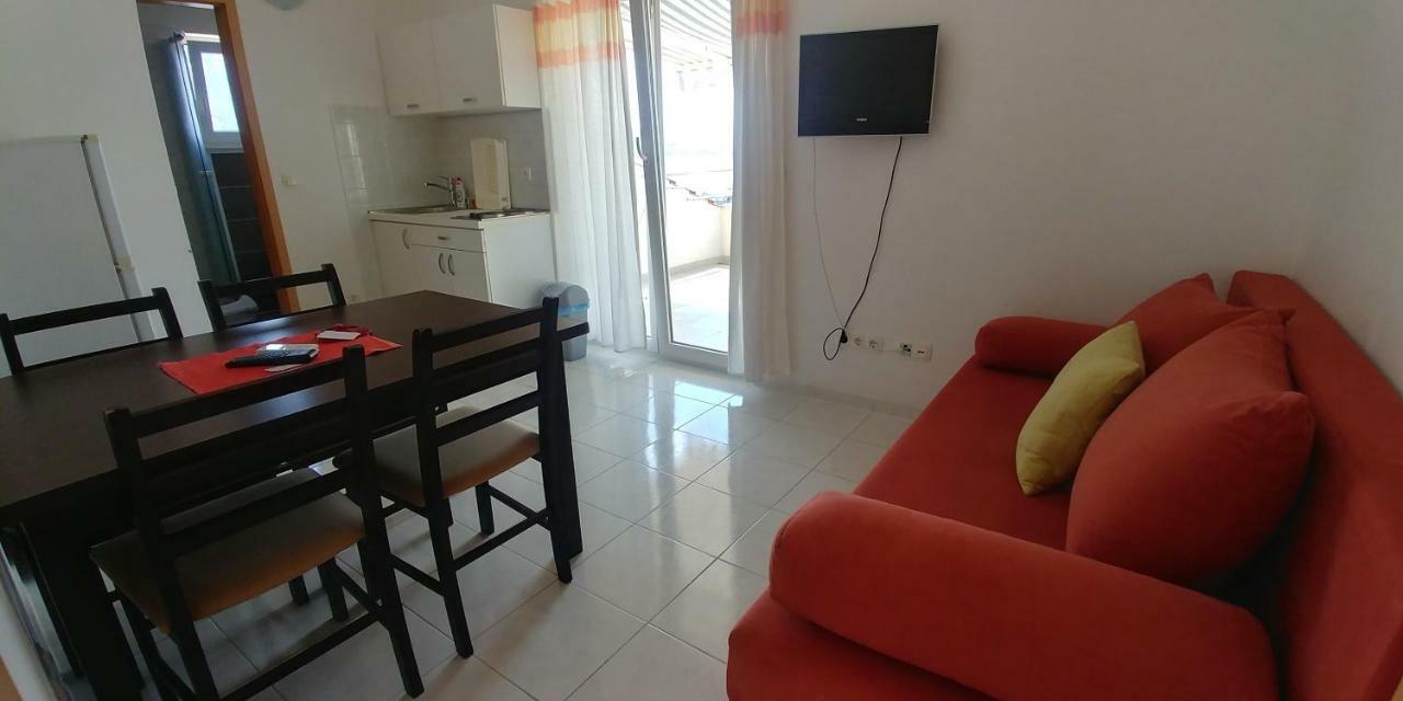 אומיס Apartments Rica מראה חיצוני תמונה